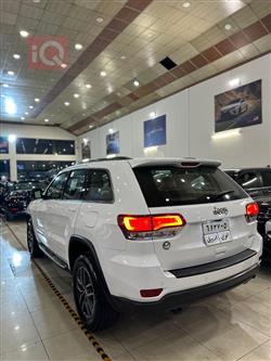 جیپ گراند شیرۆکی